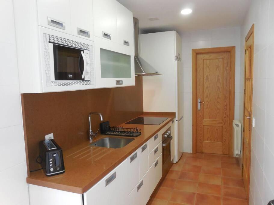 Precioso Piso De 2 Habitaciones Armilla Exterior photo
