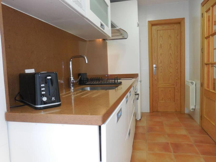 Precioso Piso De 2 Habitaciones Armilla Exterior photo